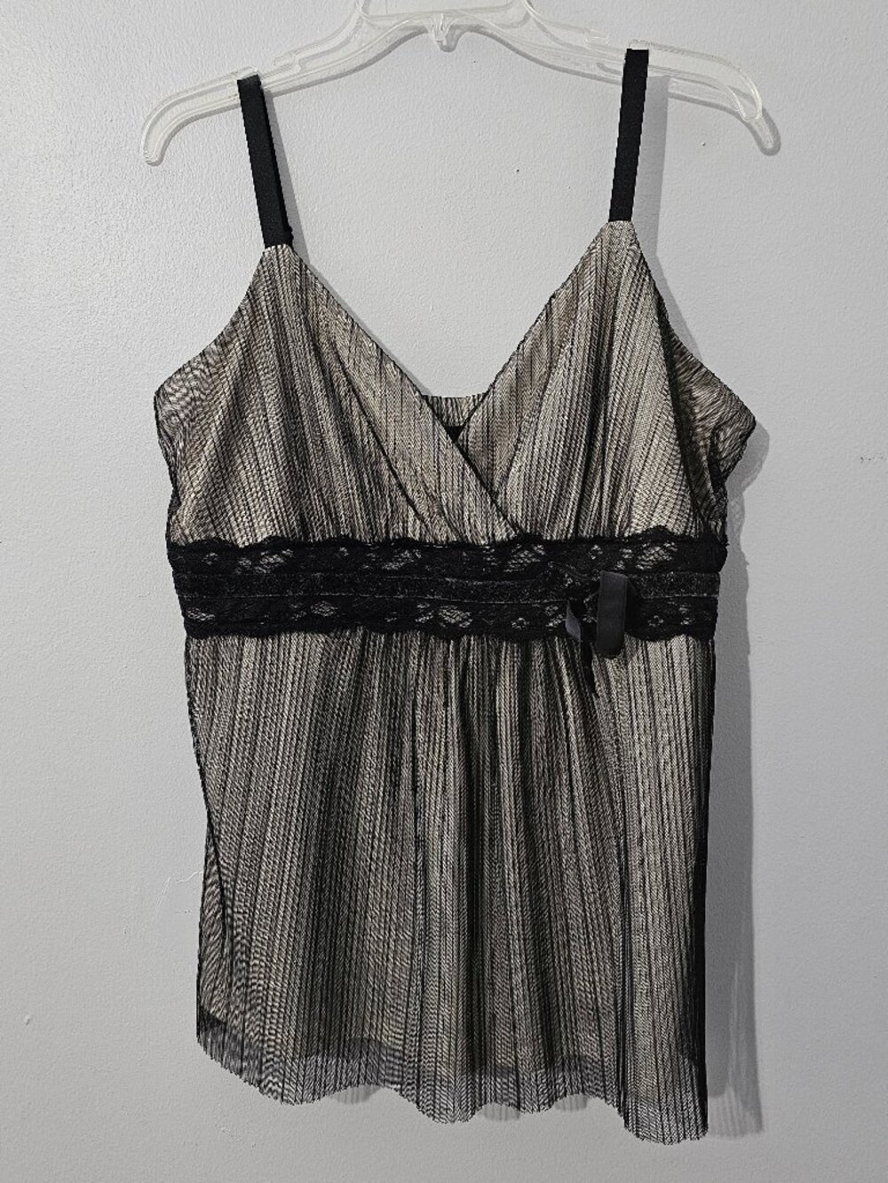 Torrid 1X Black & Silver Pleated Cami – Lace Waist Detail
